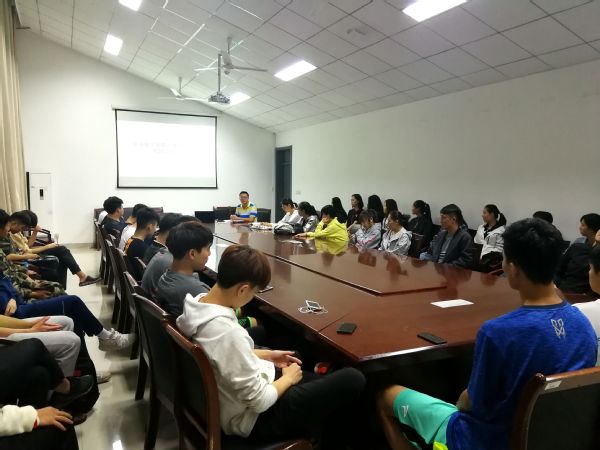 谈球吧体育手机版