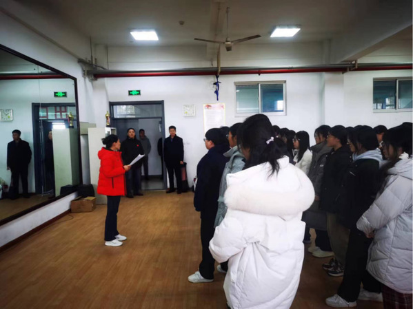 谈球吧体育手机版